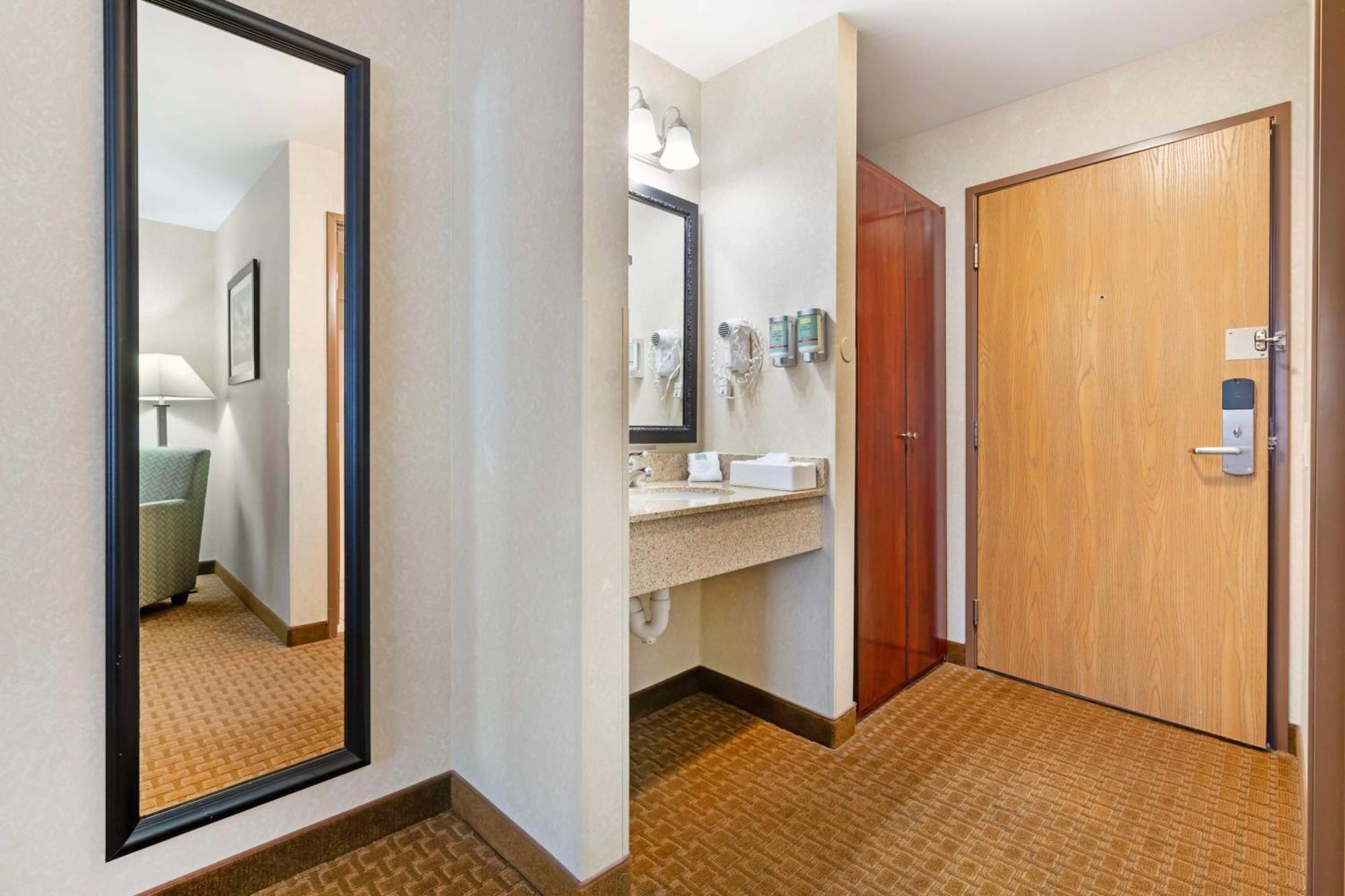 Best Western Wittenberg Inn Екстериор снимка