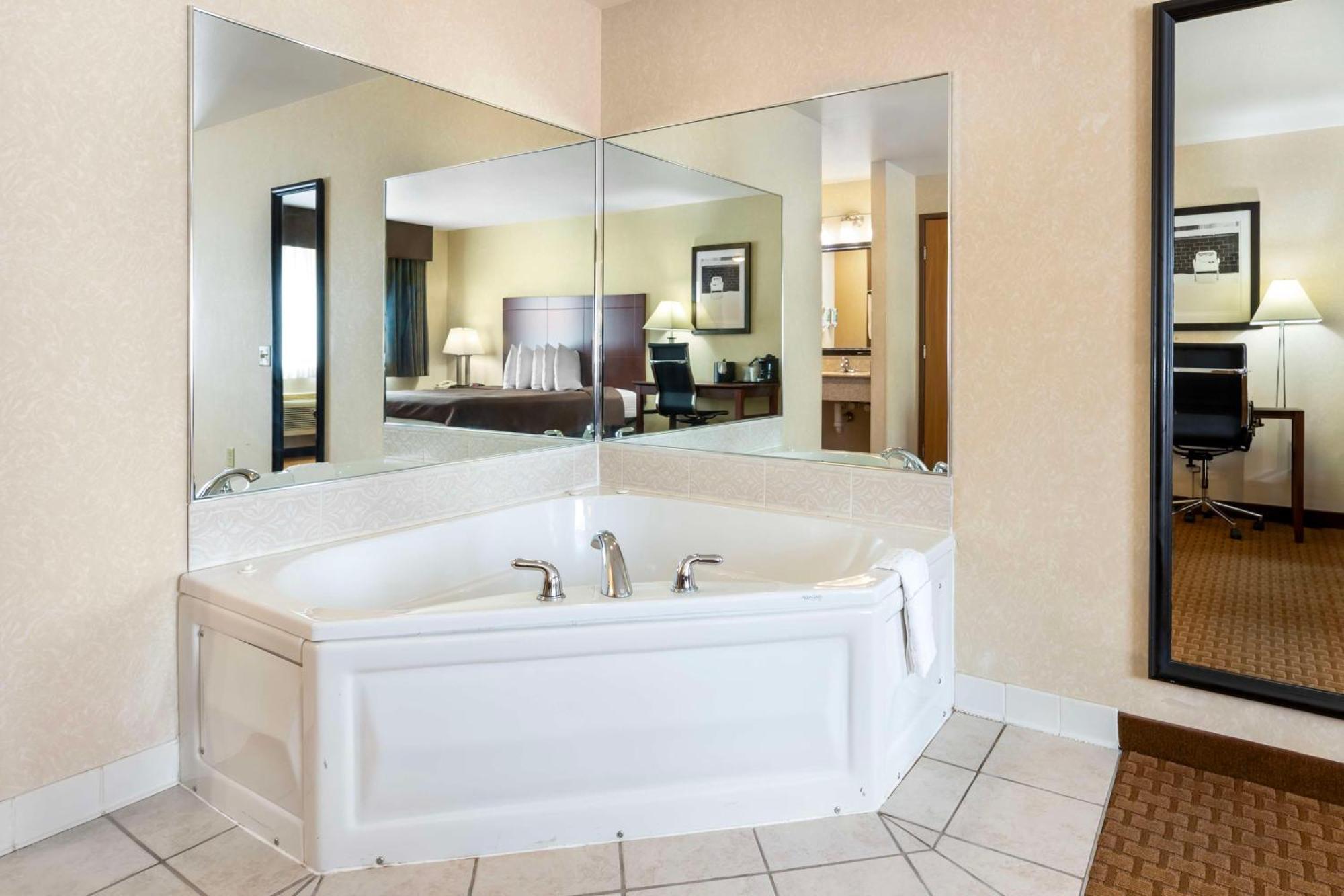 Best Western Wittenberg Inn Екстериор снимка