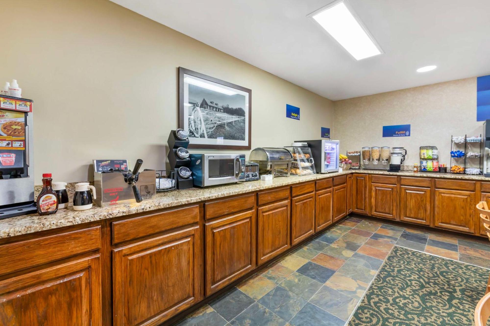 Best Western Wittenberg Inn Екстериор снимка