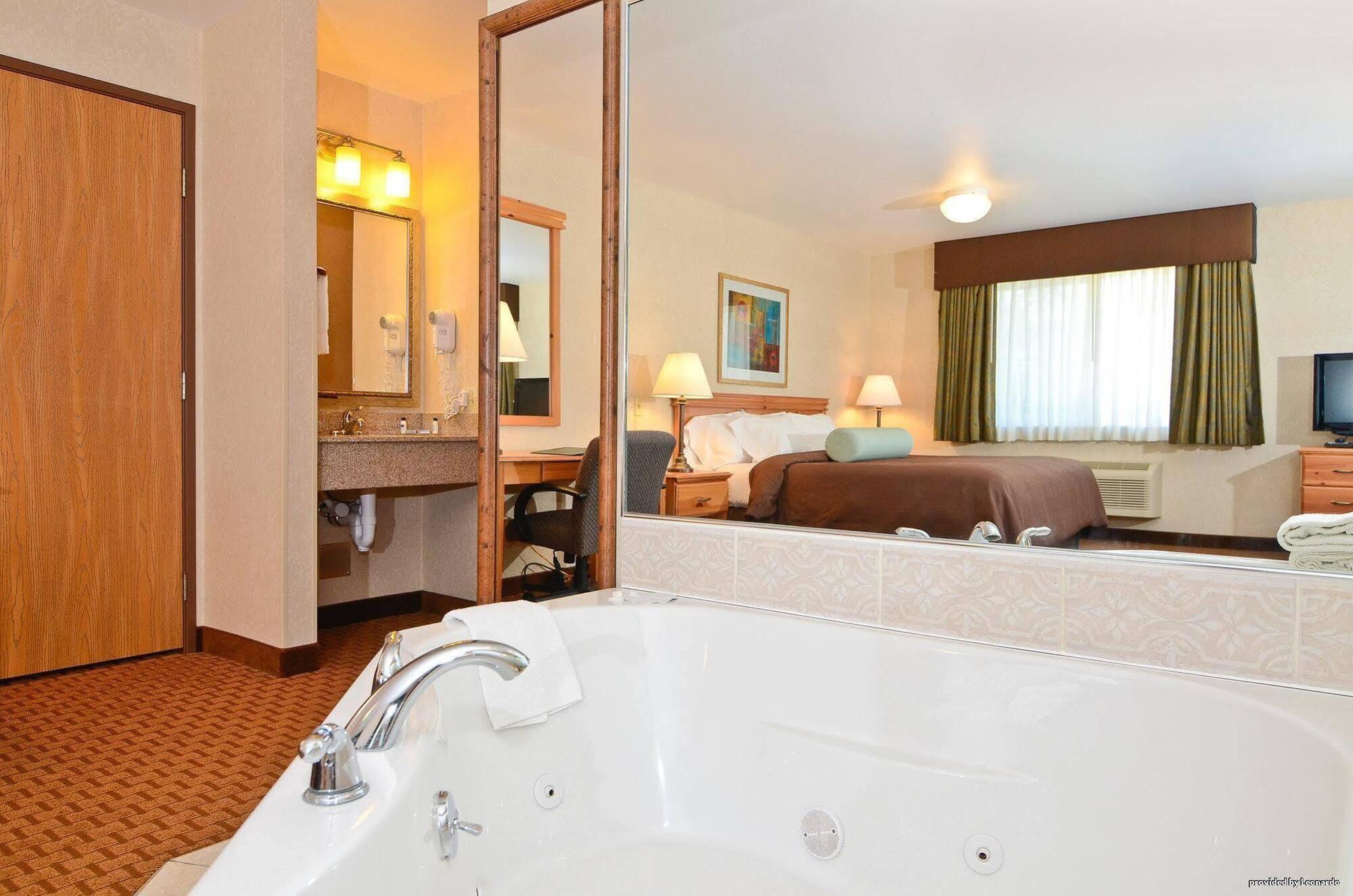 Best Western Wittenberg Inn Екстериор снимка
